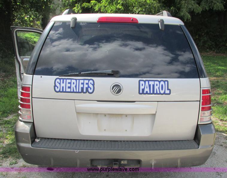 image for item I3242 2003 Mercury Mountaineer SUV