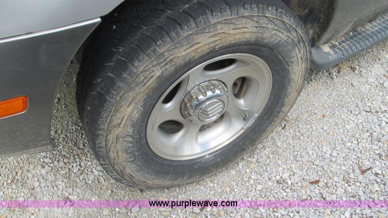 image for item I3242 2003 Mercury Mountaineer SUV