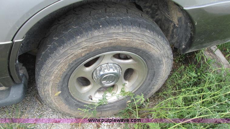 image for item I3242 2003 Mercury Mountaineer SUV