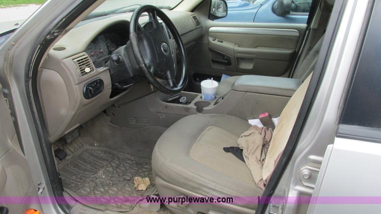 image for item I3242 2003 Mercury Mountaineer SUV