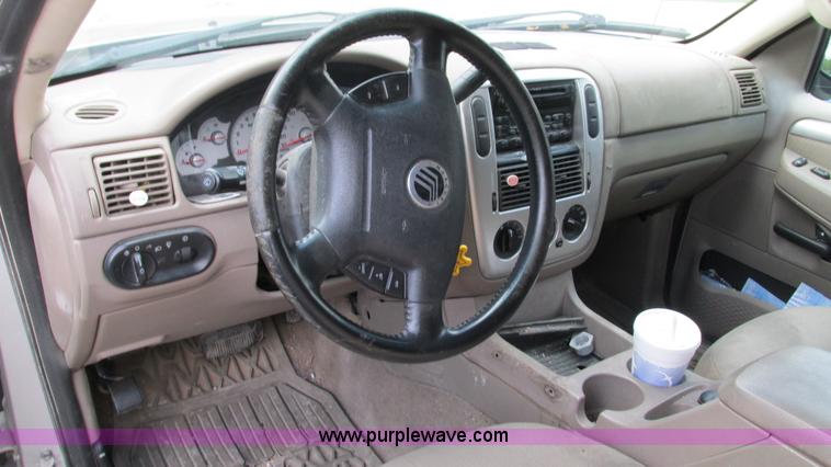 image for item I3242 2003 Mercury Mountaineer SUV