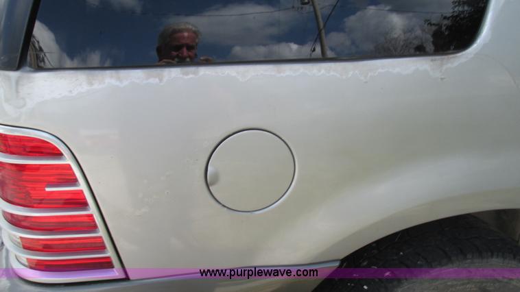 image for item I3242 2003 Mercury Mountaineer SUV