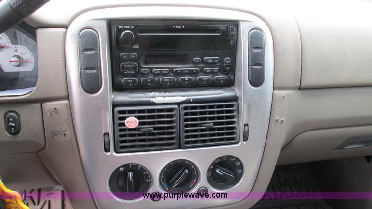 image for item I3242 2003 Mercury Mountaineer SUV