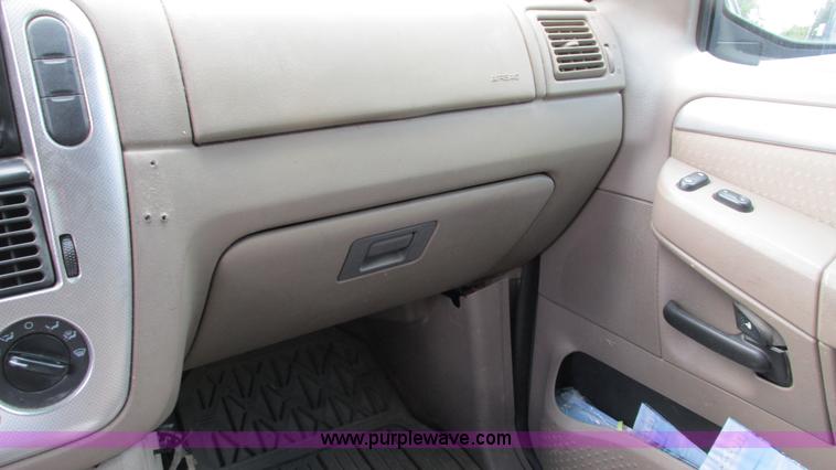 image for item I3242 2003 Mercury Mountaineer SUV