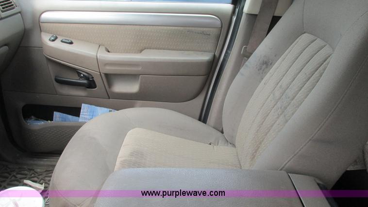 image for item I3242 2003 Mercury Mountaineer SUV