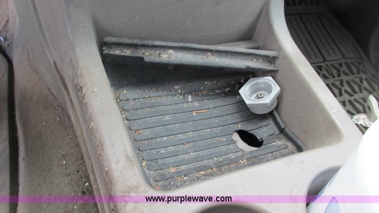 image for item I3242 2003 Mercury Mountaineer SUV