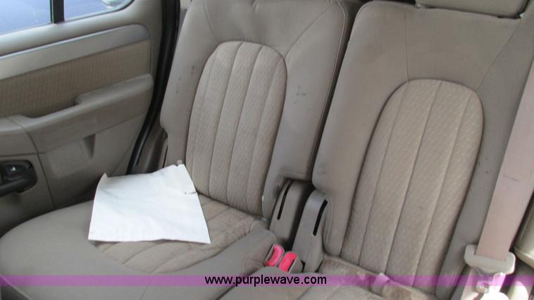 image for item I3242 2003 Mercury Mountaineer SUV