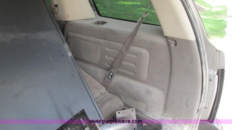 image for item I3242 2003 Mercury Mountaineer SUV