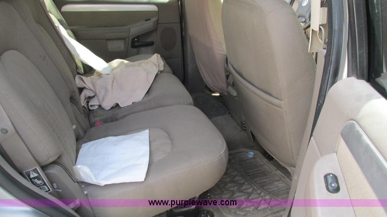 image for item I3242 2003 Mercury Mountaineer SUV