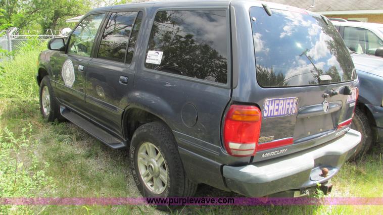 image for item I3243 2001 Mercury Mountaineer SUV