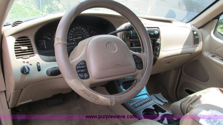 image for item I3243 2001 Mercury Mountaineer SUV