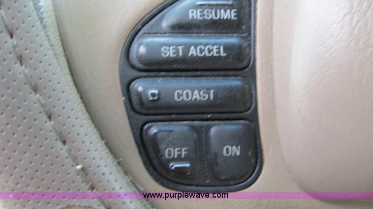 image for item I3243 2001 Mercury Mountaineer SUV