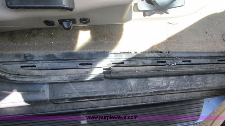 image for item I3243 2001 Mercury Mountaineer SUV