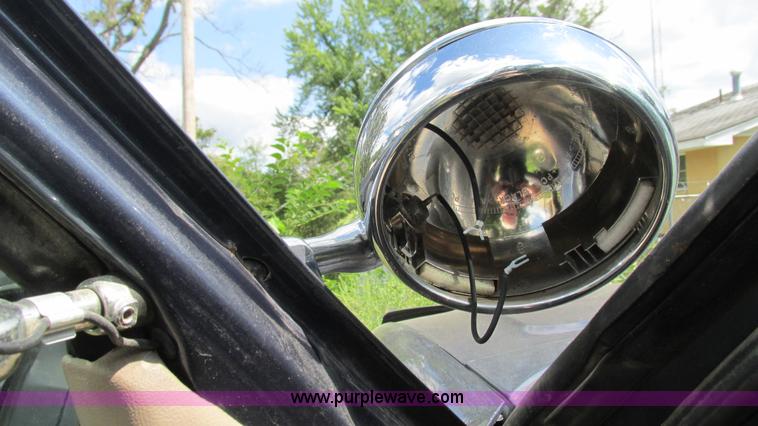 image for item I3243 2001 Mercury Mountaineer SUV