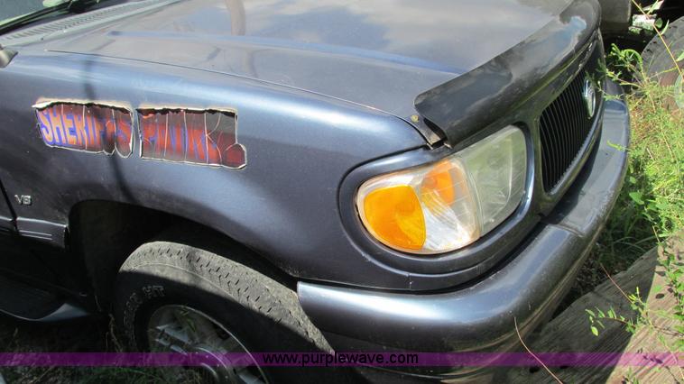 image for item I3243 2001 Mercury Mountaineer SUV