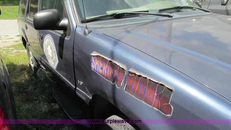 image for item I3243 2001 Mercury Mountaineer SUV