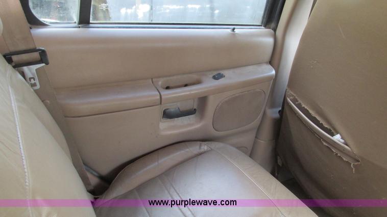 image for item I3243 2001 Mercury Mountaineer SUV