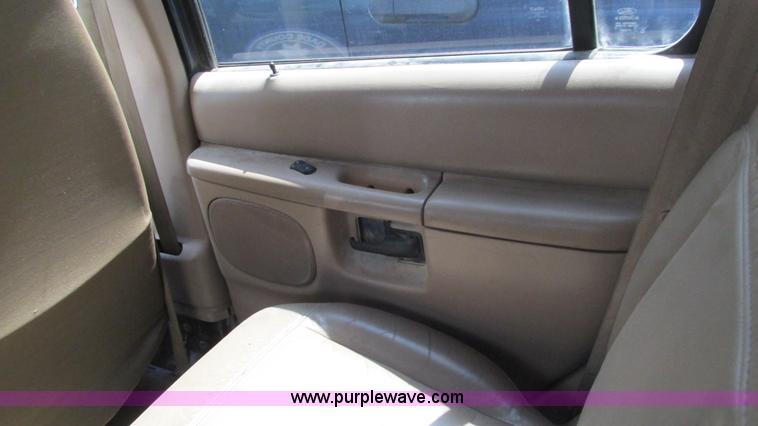 image for item I3243 2001 Mercury Mountaineer SUV
