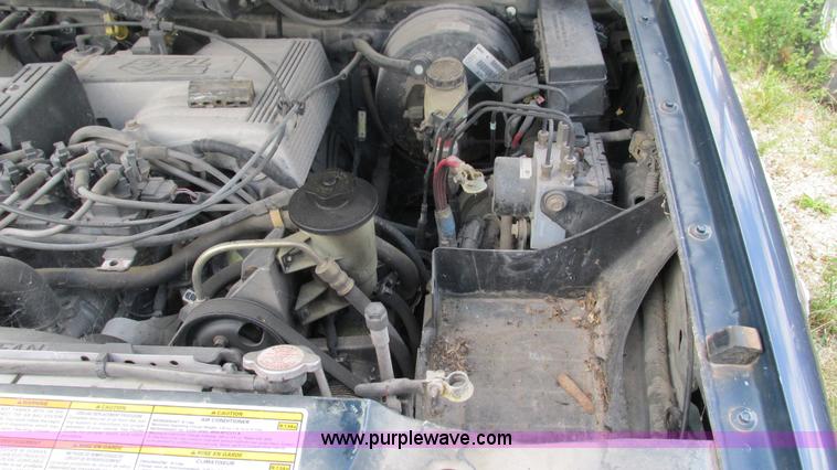 image for item I3243 2001 Mercury Mountaineer SUV