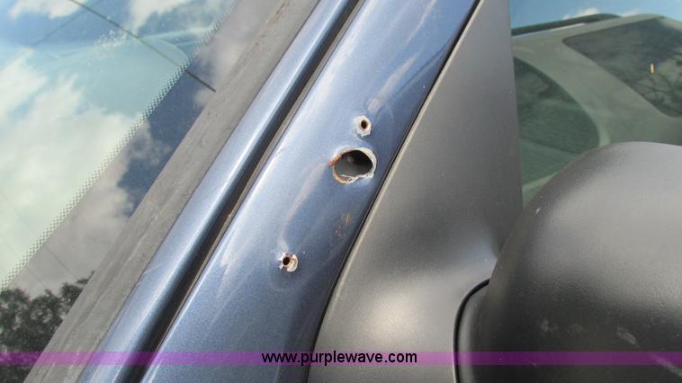 image for item I3244 2004 Ford Explorer XLT SUV