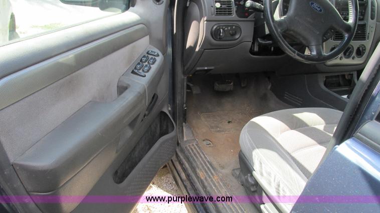 image for item I3244 2004 Ford Explorer XLT SUV