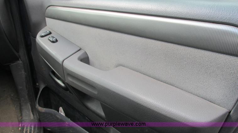 image for item I3244 2004 Ford Explorer XLT SUV