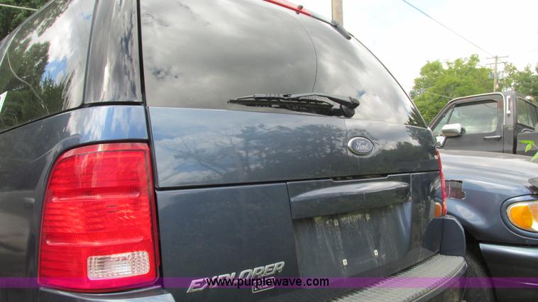 image for item I3244 2004 Ford Explorer XLT SUV