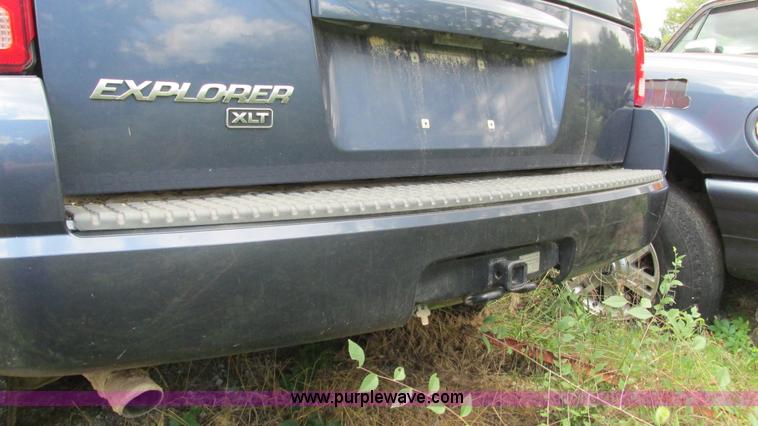image for item I3244 2004 Ford Explorer XLT SUV