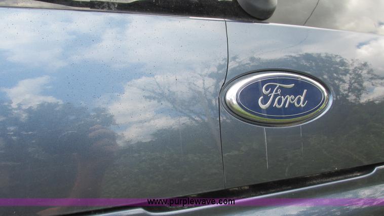 image for item I3244 2004 Ford Explorer XLT SUV