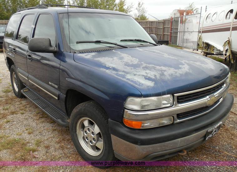 image for item I3334 2000 Chevrolet Tahoe LS SUV