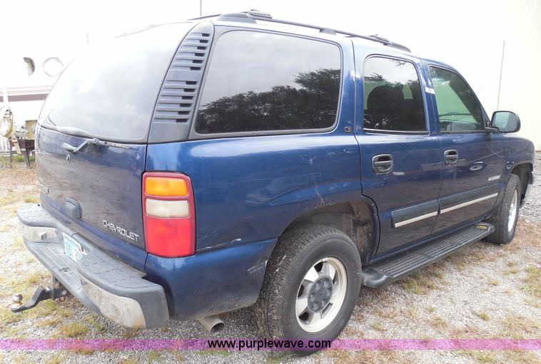 image for item I3334 2000 Chevrolet Tahoe LS SUV