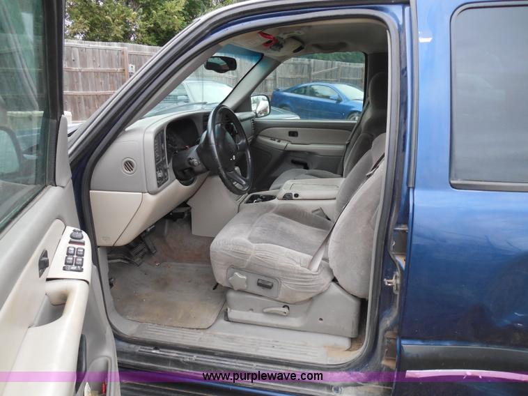 image for item I3334 2000 Chevrolet Tahoe LS SUV