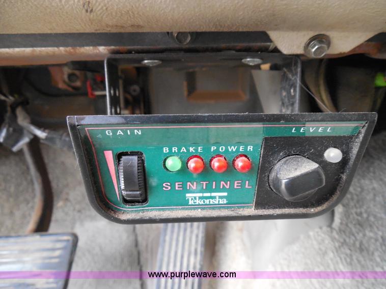 image for item I3334 2000 Chevrolet Tahoe LS SUV