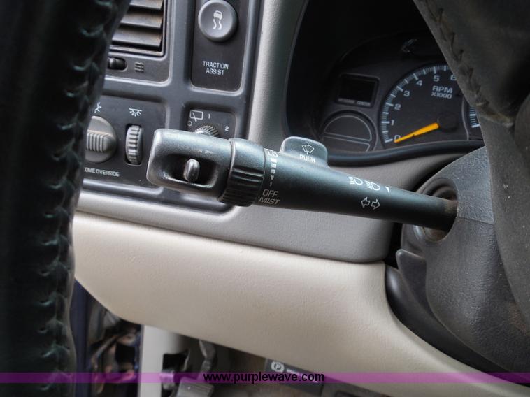 image for item I3334 2000 Chevrolet Tahoe LS SUV