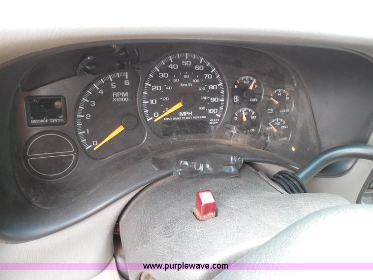 image for item I3334 2000 Chevrolet Tahoe LS SUV