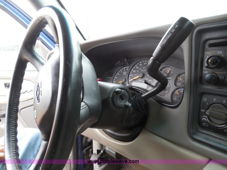 image for item I3334 2000 Chevrolet Tahoe LS SUV