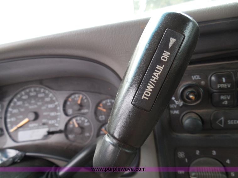 image for item I3334 2000 Chevrolet Tahoe LS SUV