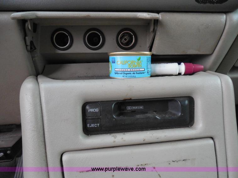 image for item I3334 2000 Chevrolet Tahoe LS SUV