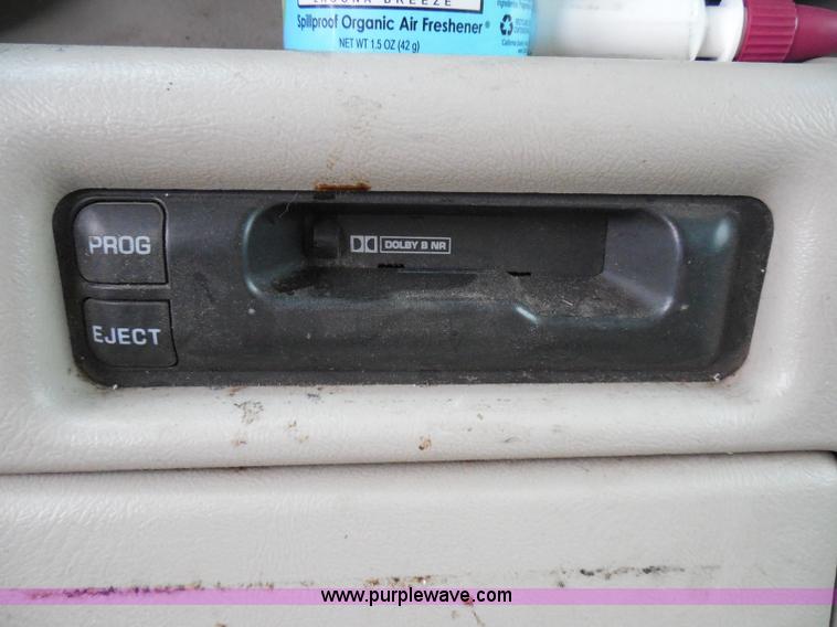 image for item I3334 2000 Chevrolet Tahoe LS SUV