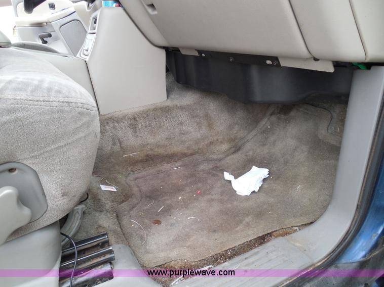 image for item I3334 2000 Chevrolet Tahoe LS SUV