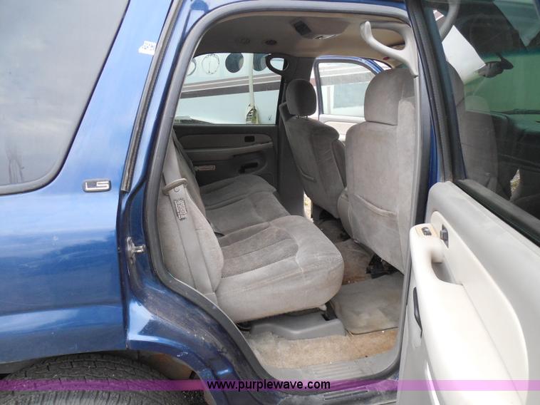 image for item I3334 2000 Chevrolet Tahoe LS SUV