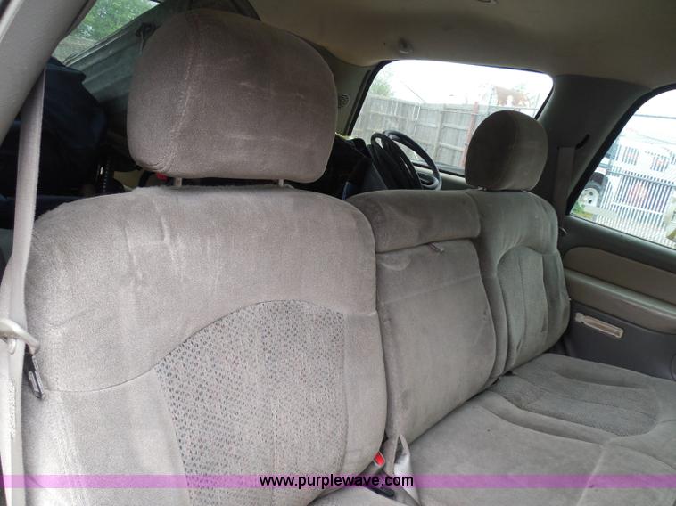 image for item I3334 2000 Chevrolet Tahoe LS SUV