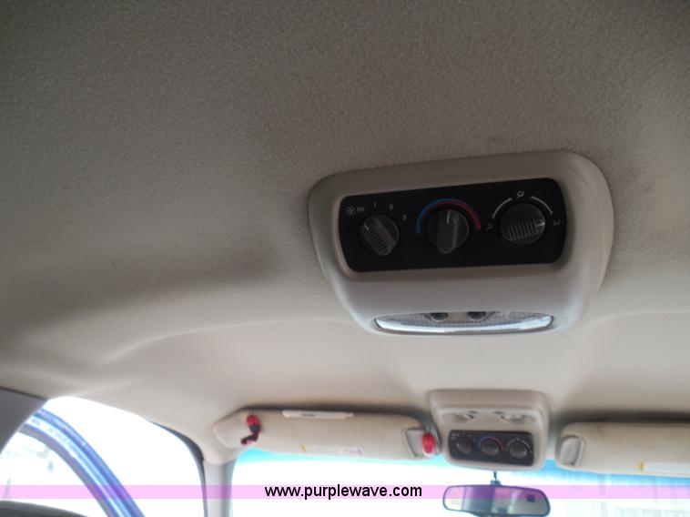 image for item I3334 2000 Chevrolet Tahoe LS SUV