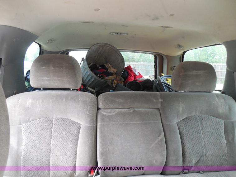 image for item I3334 2000 Chevrolet Tahoe LS SUV