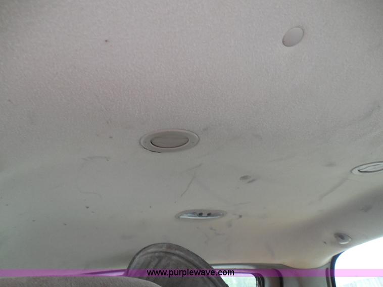 image for item I3334 2000 Chevrolet Tahoe LS SUV