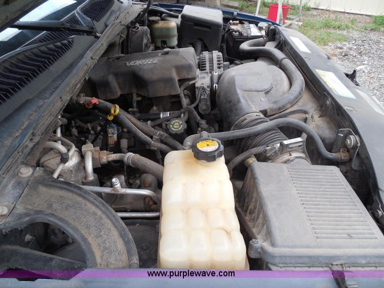 image for item I3334 2000 Chevrolet Tahoe LS SUV