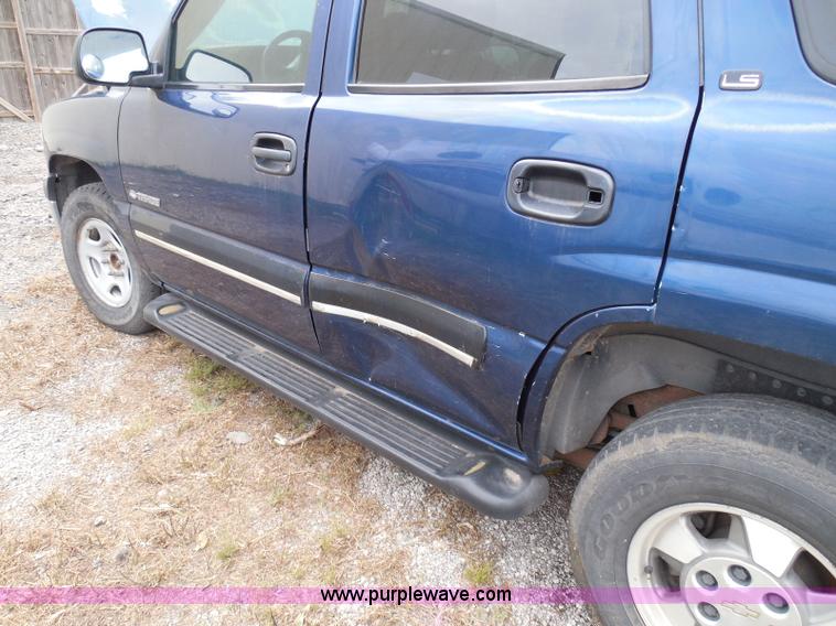 image for item I3334 2000 Chevrolet Tahoe LS SUV