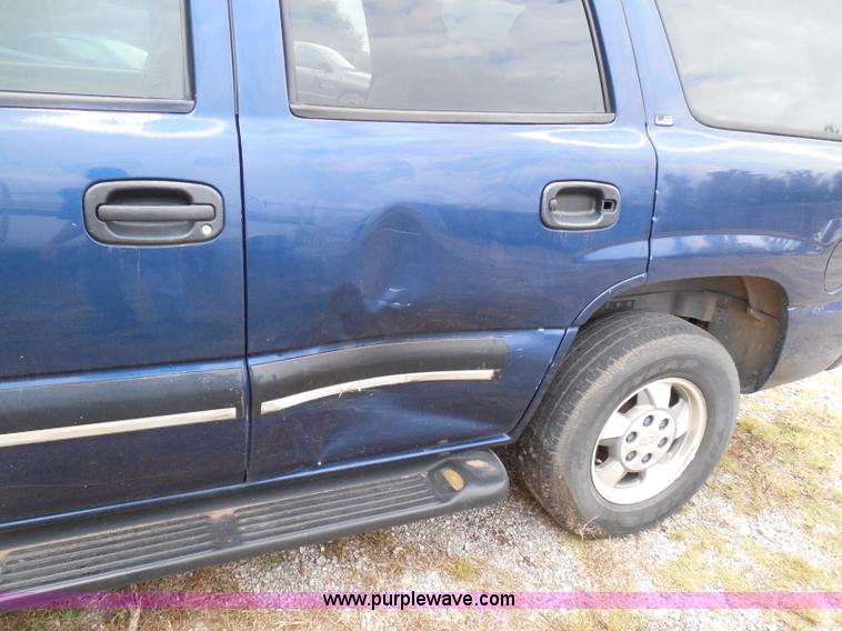 image for item I3334 2000 Chevrolet Tahoe LS SUV