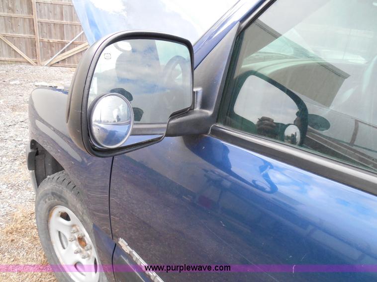 image for item I3334 2000 Chevrolet Tahoe LS SUV