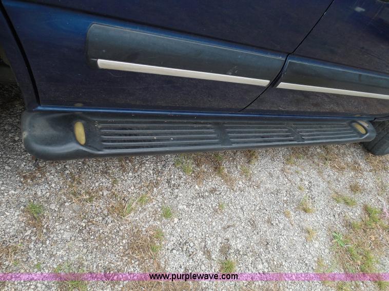 image for item I3334 2000 Chevrolet Tahoe LS SUV